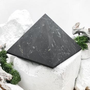 Пирамида шлифованная 15 см, шунгит