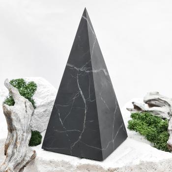 Пирамида Голода шлифованная 10 см, шунгит