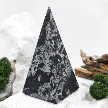 Пирамида Голода с кварцем 5 см, шунгит