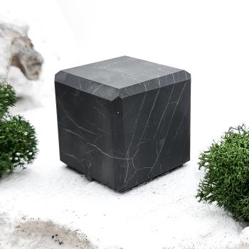Куб шлифованный 4 см, шунгит