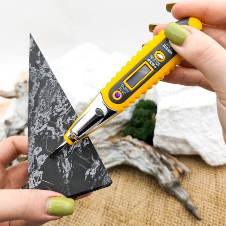 Пирамида Голода с кварцем 6 см, шунгит