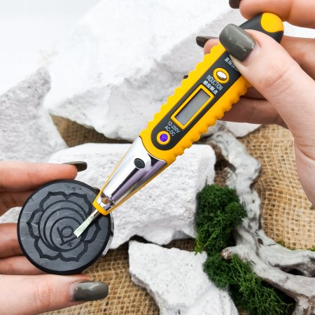 Плитка круглые полированные с гравировкой Свадхистана 5 см, шунгит