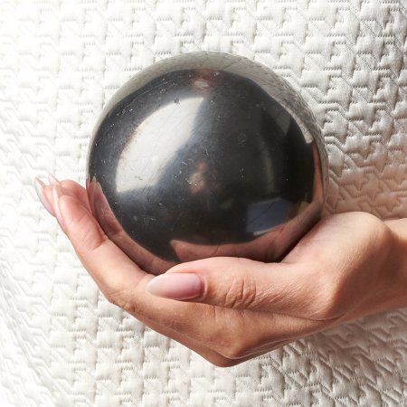 Шар полированный 10 см, шунгит