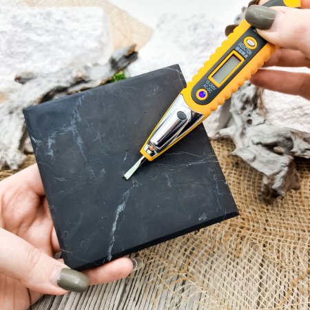 Плитка квадратная шлифованная 10 см, шунгит