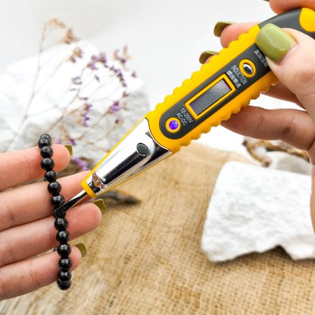 Браслет на резинке с бусиной 6 мм, шунгит