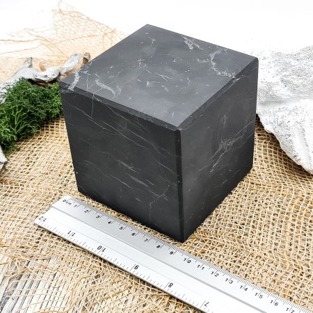 Куб шлифованный 9 см, шунгит