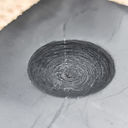 Подставка для шара/яйца рваная средняя, шунгит