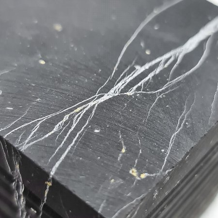 Куб ребристый 5 см, шунгит