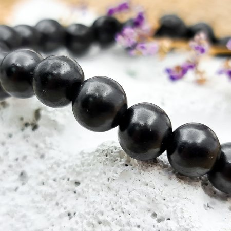 Браслет на резинке с бусиной 8 мм, шунгит