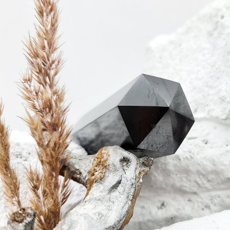 Кристалл Шунгит полированный 3*10 см, шунгит