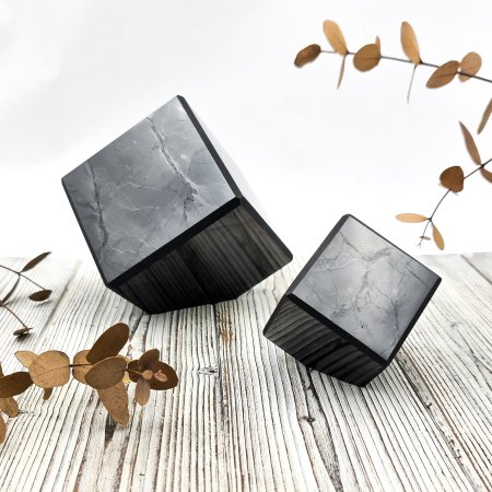 Куб полированный со скошенным краем 8 см, шунгит