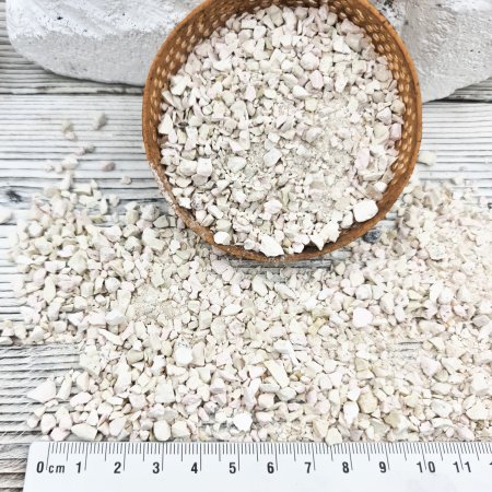 Цеолит природный для очистки и минерализации воды, для аквариума 0,5 кг