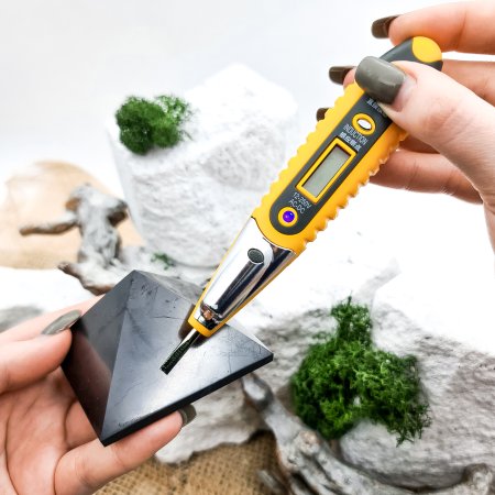 Пирамида полированная 6 см, шунгит