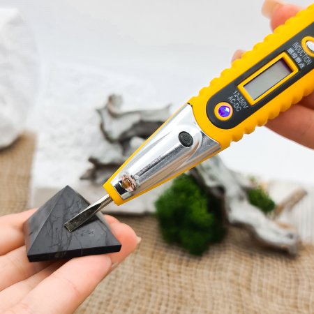 Пирамиды гармонизаторы шунгит/талькохлорит 3 см, шунгит