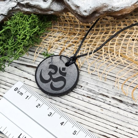 Кулон "ОМ" 3 см, шунгит