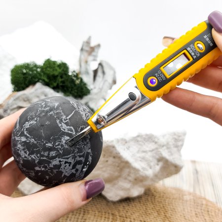 Шар с кварцем 6 см, шунгит