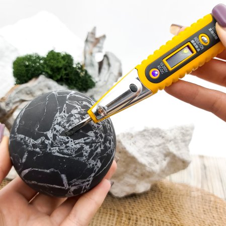 Шар с кварцем 7 см, шунгит