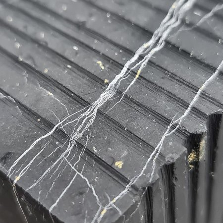 Куб ребристый 5 см, шунгит