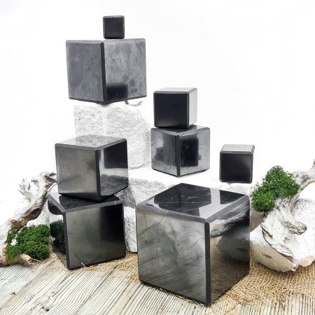 Куб полированный 4 см, шунгит