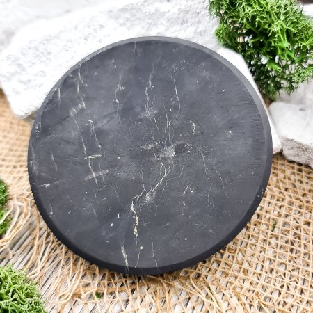 Плитка круглая полированная с одной стороны , шунгит