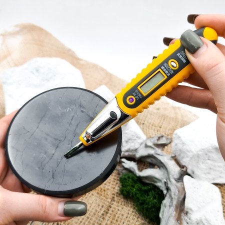 Плитка круглая полированная с одной стороны , шунгит