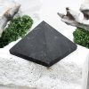 Пирамида шлифованная 6 см, шунгит