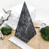 Пирамида Голода с кварцем 9 см, шунгит