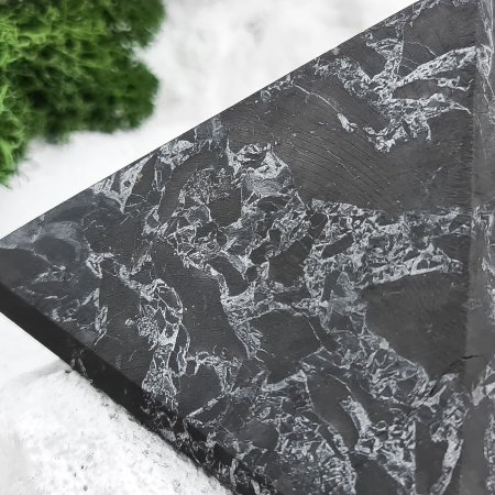 Пирамида с кварцем 10 см, шунгит