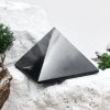 Пирамида полированная 9 см, шунгит