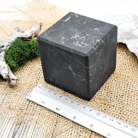 Куб шлифованный 8 см, шунгит