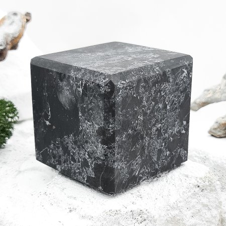 Куб с кварцем 6 см, шунгит
