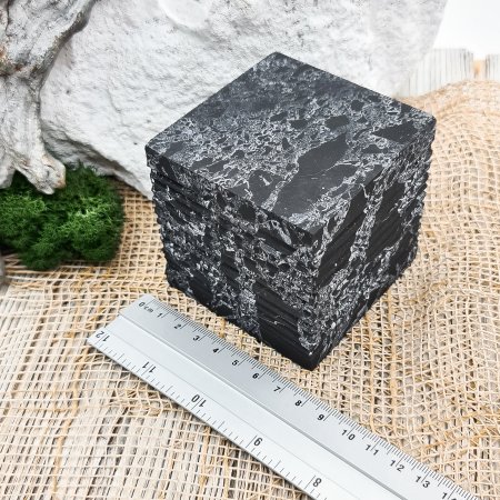 Куб ребристый 7 см с кварцем