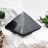 Пирамида полированная 7 см, шунгит