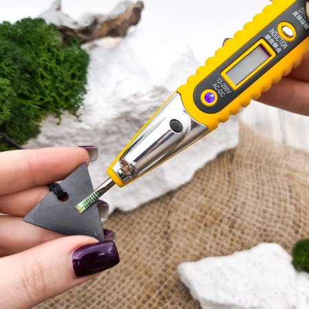 Оберег "Треугольник" женский, шунгит