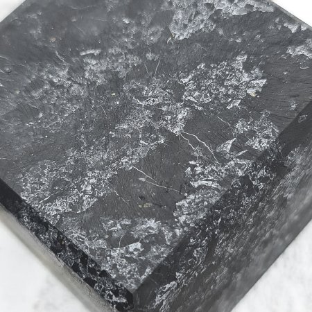 Куб с кварцем 6 см, шунгит