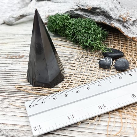Пирамида восьмигранная 3 см, шунгит