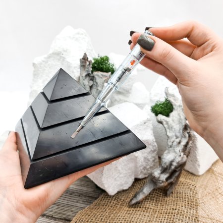 Пирамида Саккара 14 см, шунгит