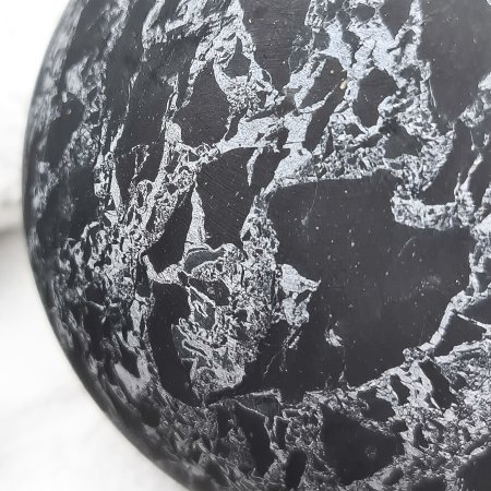 Шар с кварцем 9 см, шунгит