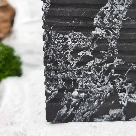 Куб ребристый 7 см с кварцем