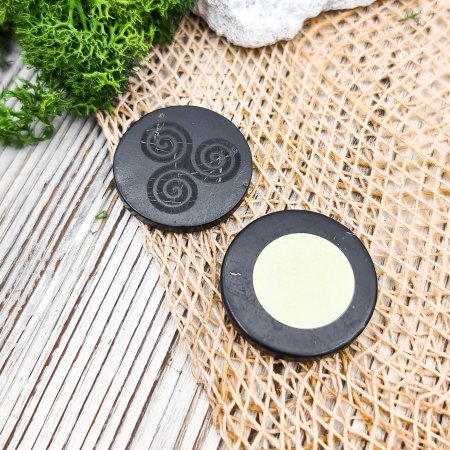 Пластина круглая "Трискель", шунгит