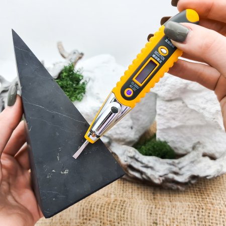 Пирамида Голода шлифованная 7 см, шунгит