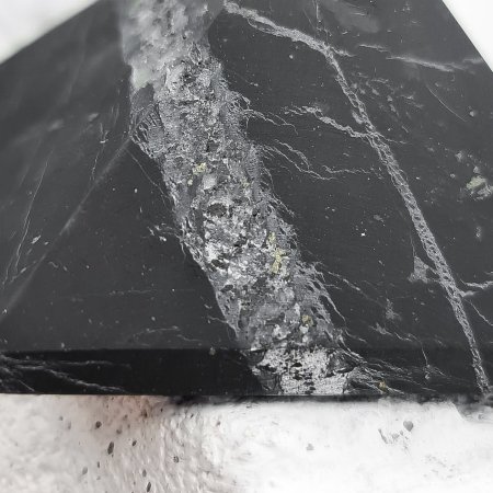 Пирамида с кварцем 3 см