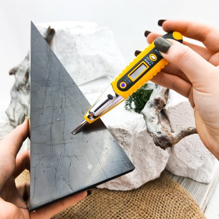 Пирамида Голода полированная 10 см, шунгит