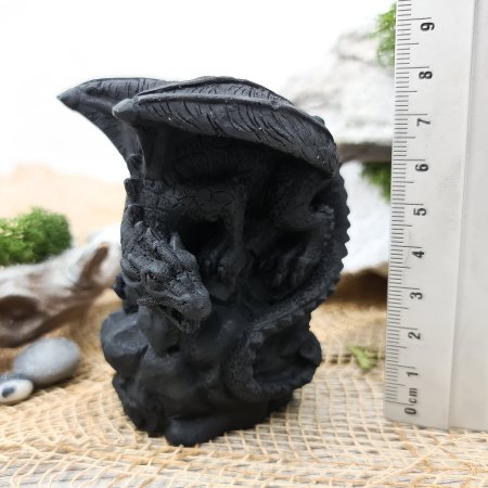 Дракон на камне S Дракон на камне S