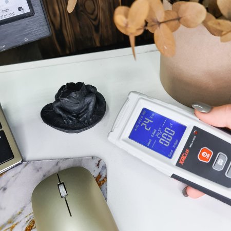 Лягушка на листе S Лягушка на листе S