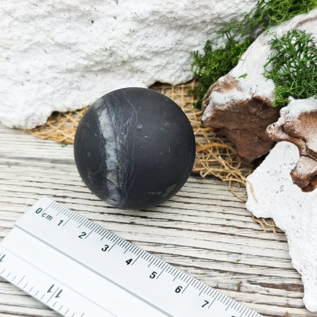Шар c кварцем 4 см, шунгит