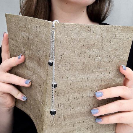 Металлическая закладка для книг с подвеской "3 бусины" , шунгит