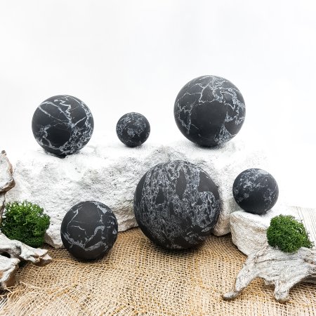 Шар с кварцем 9 см, шунгит