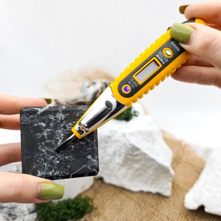 Куб с кварцем 5 см, шунгит