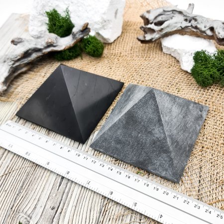 Пирамиды гармонизаторы шунгит/талькохлорит 10 см, шунгит